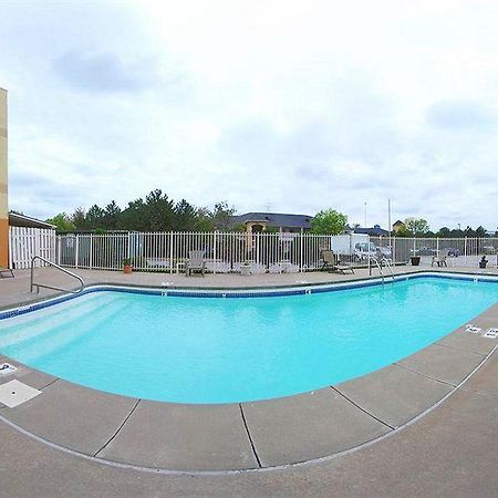 Quality Inn Merriam Kansas City Экстерьер фото