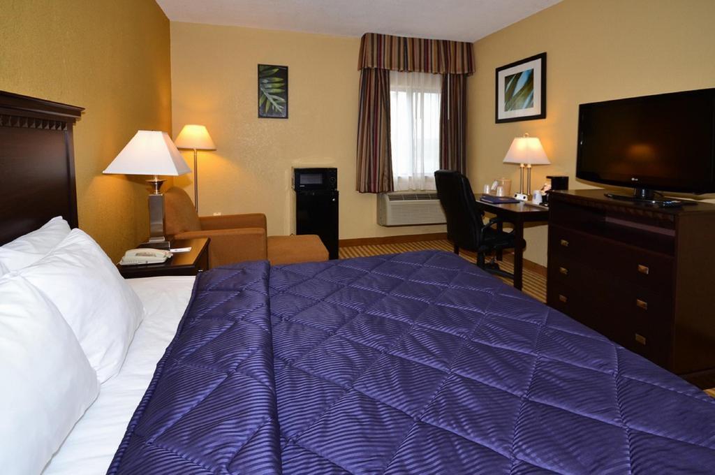 Quality Inn Merriam Kansas City Экстерьер фото