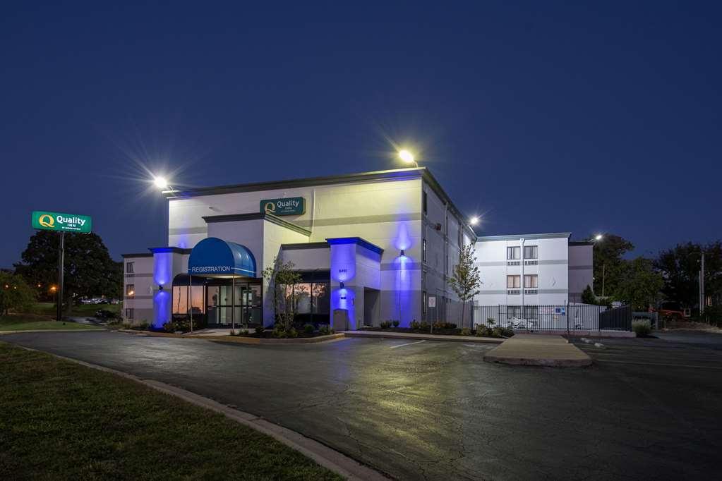 Quality Inn Merriam Kansas City Экстерьер фото