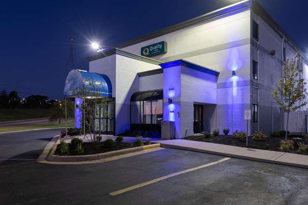 Quality Inn Merriam Kansas City Экстерьер фото