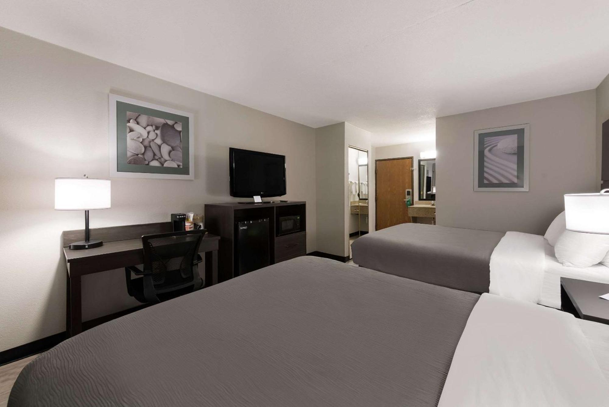 Quality Inn Merriam Kansas City Экстерьер фото