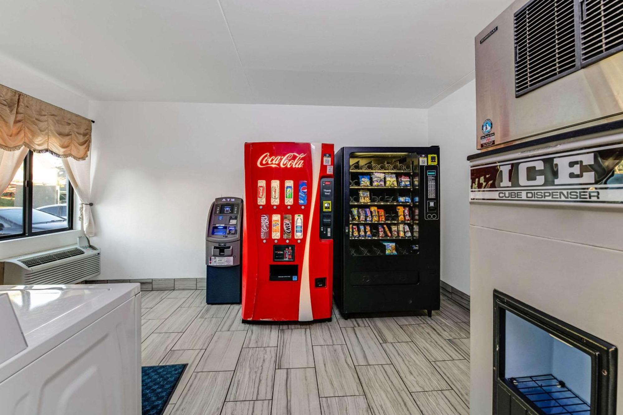 Quality Inn Merriam Kansas City Экстерьер фото