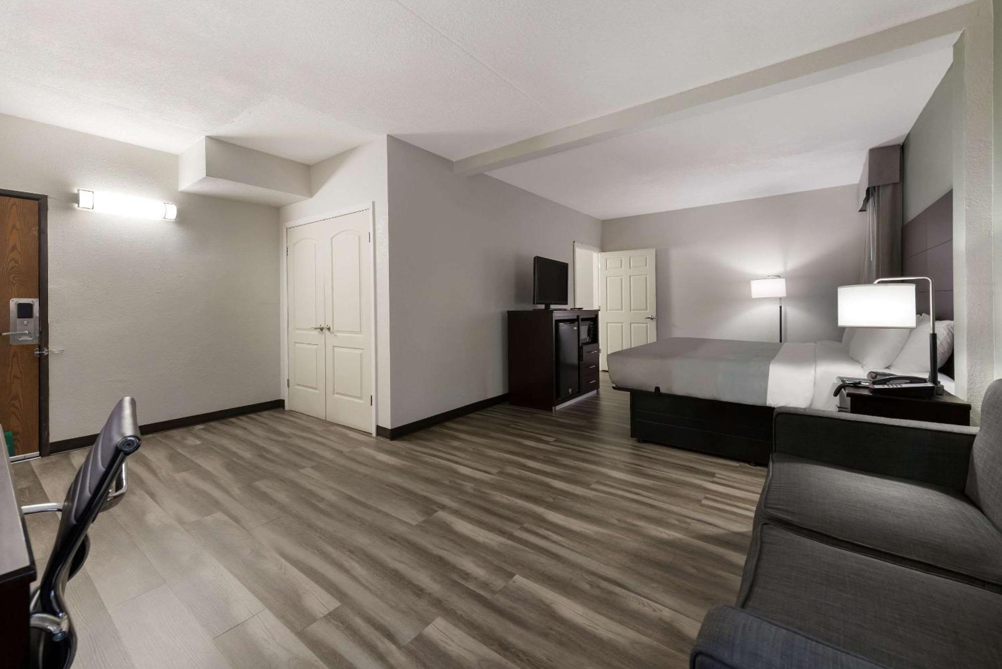 Quality Inn Merriam Kansas City Экстерьер фото