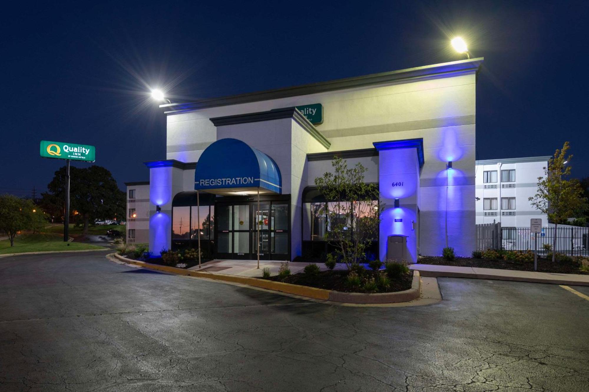 Quality Inn Merriam Kansas City Экстерьер фото