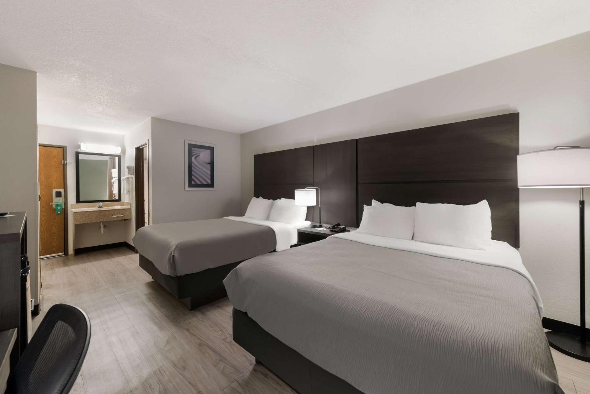 Quality Inn Merriam Kansas City Экстерьер фото